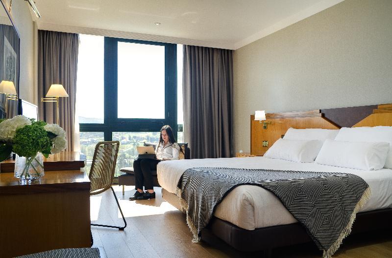 Hotel Oca Puerta Del Camino 4*
