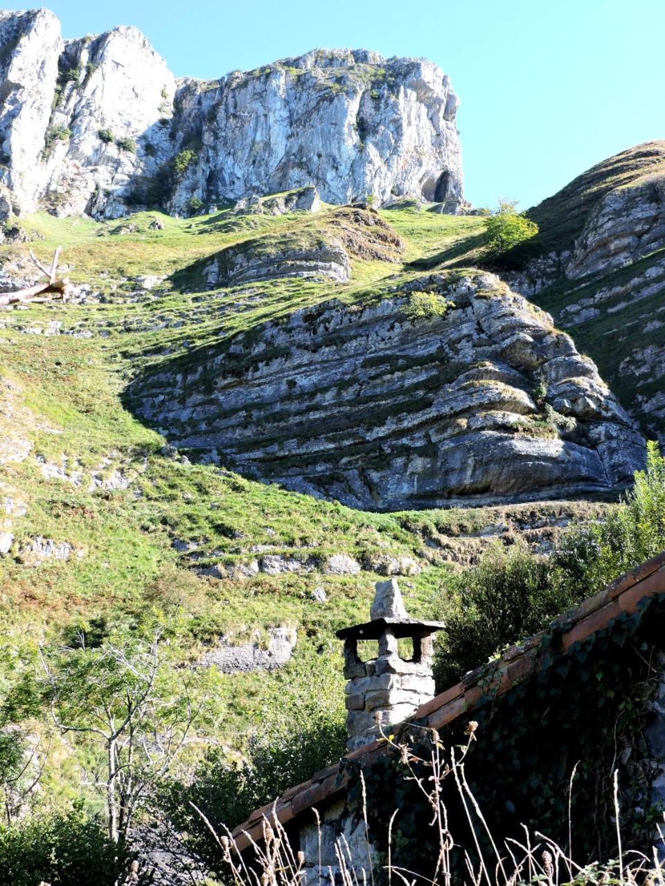 La Hirririá. * San Roque de Ríomiera