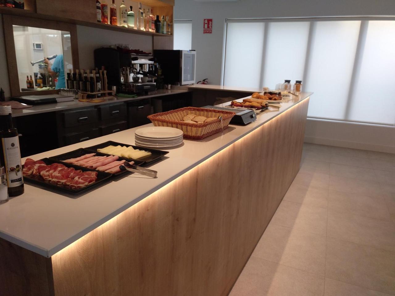 Entrerailes Hotel 2*