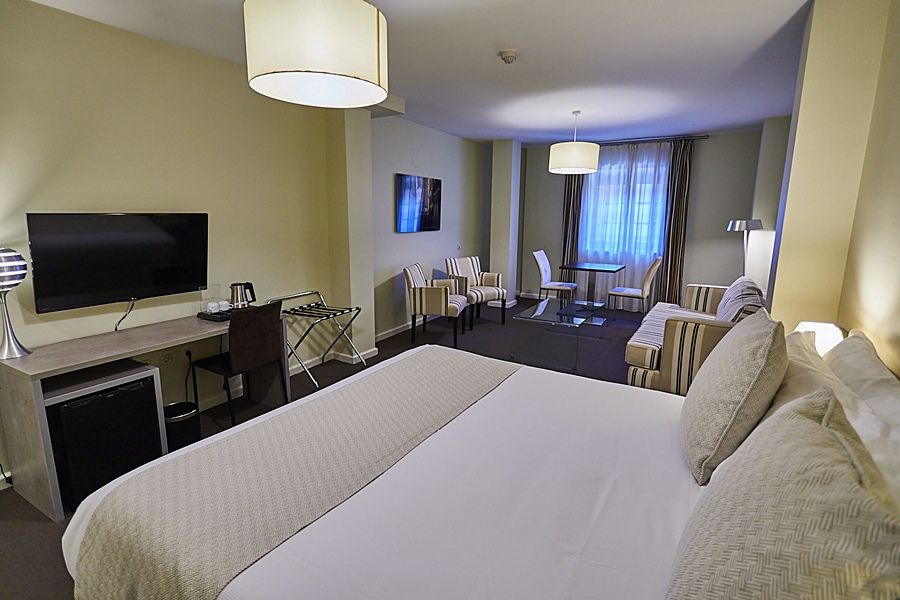 Hotel Ikonik Plaza Mercado 3*