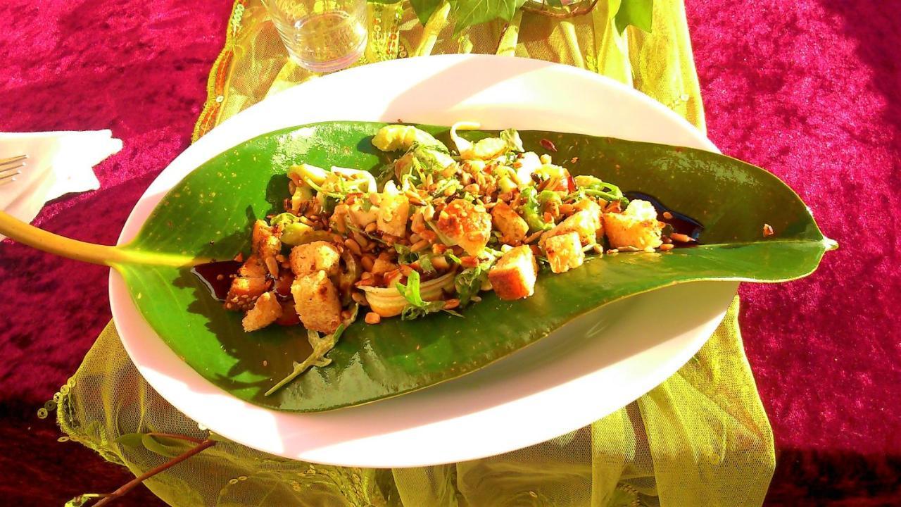 Ashram Sunshine Bed and breakfast