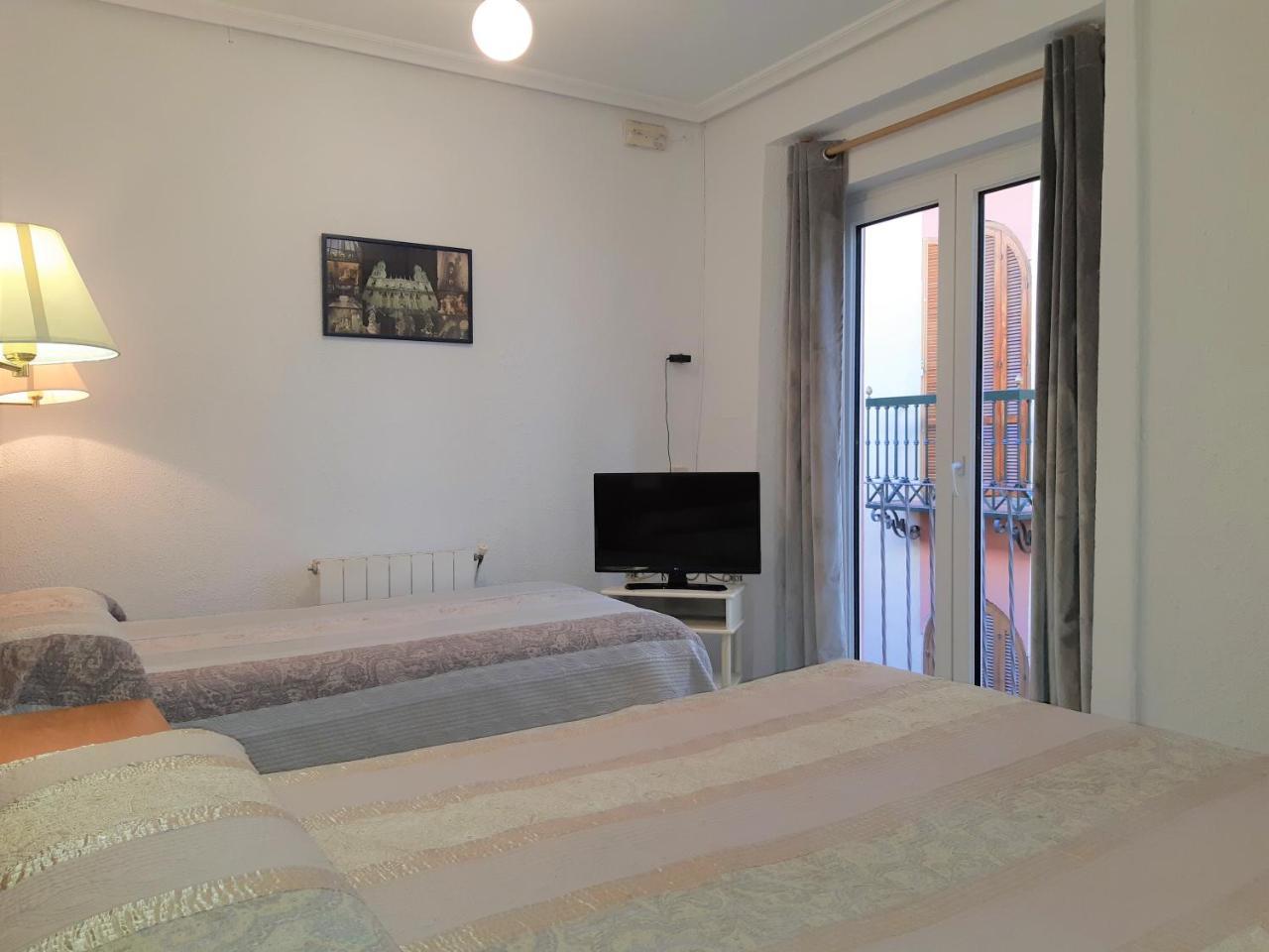 Martín Hostal