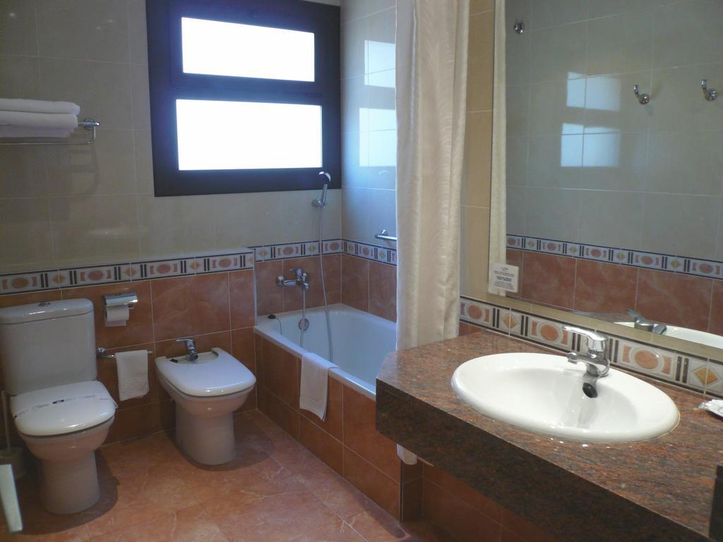 Hotel Fisa & 2*