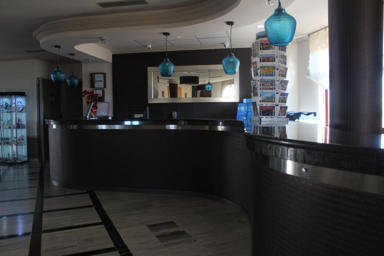 Hotel Reyes Ziries 3*