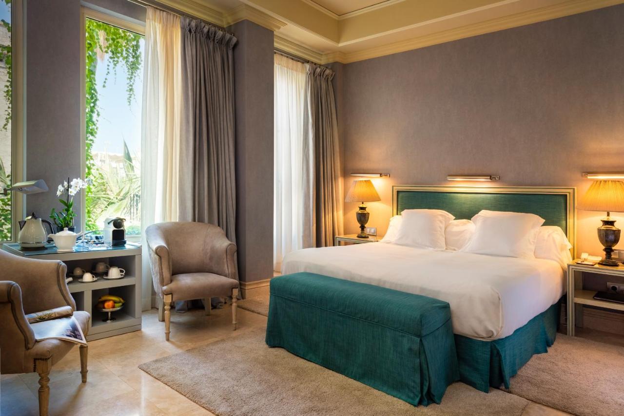 Hotel Casa Del Poeta 4*