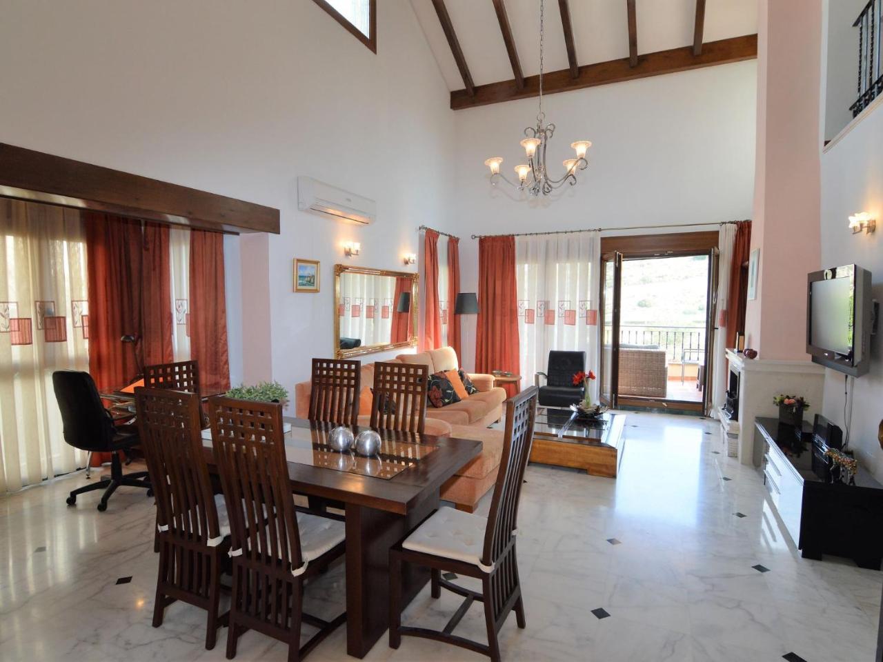 Belvilla By Oyo Orange Villa *