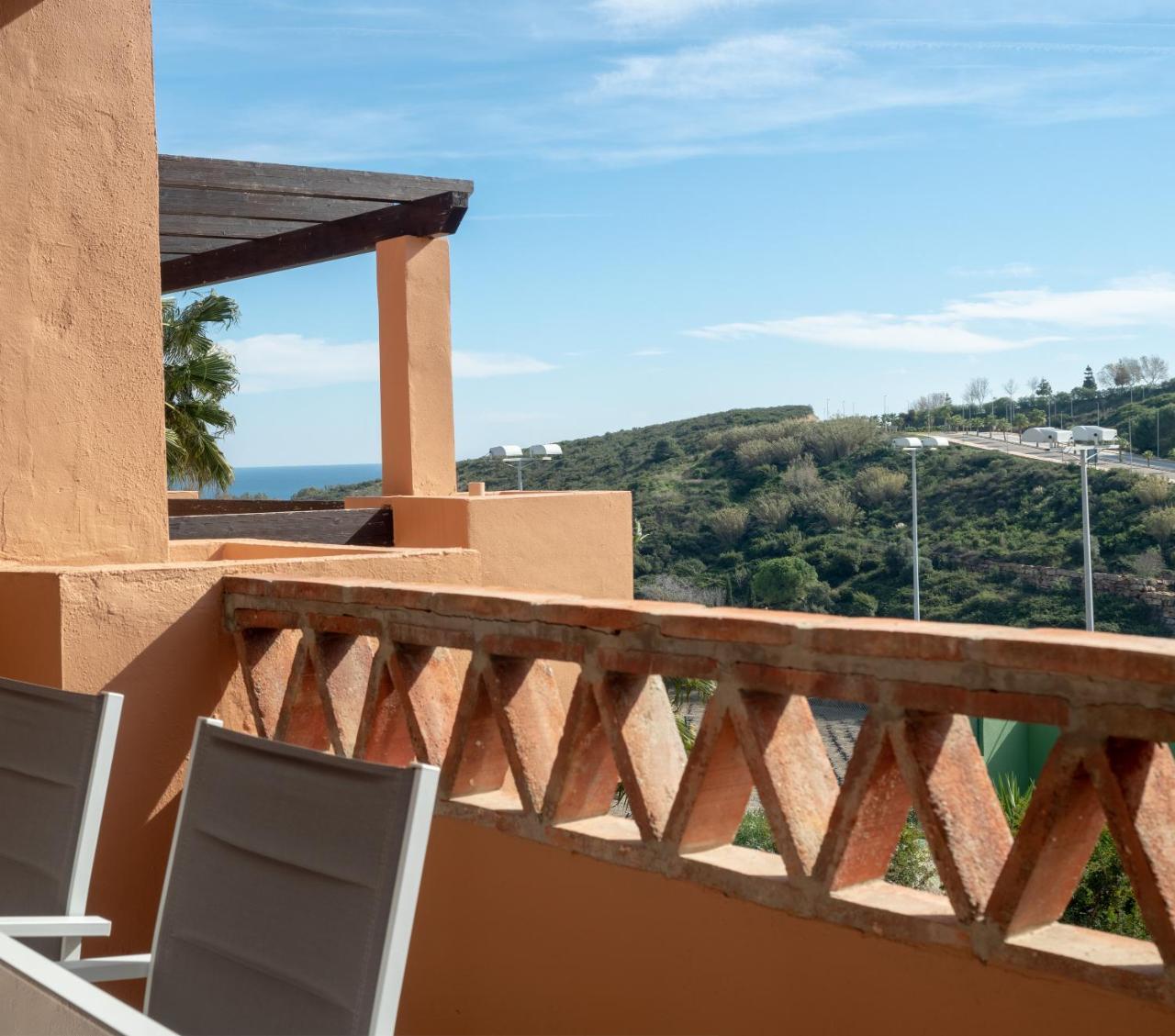 2225-spacious 3 Bedrooms With Sea View