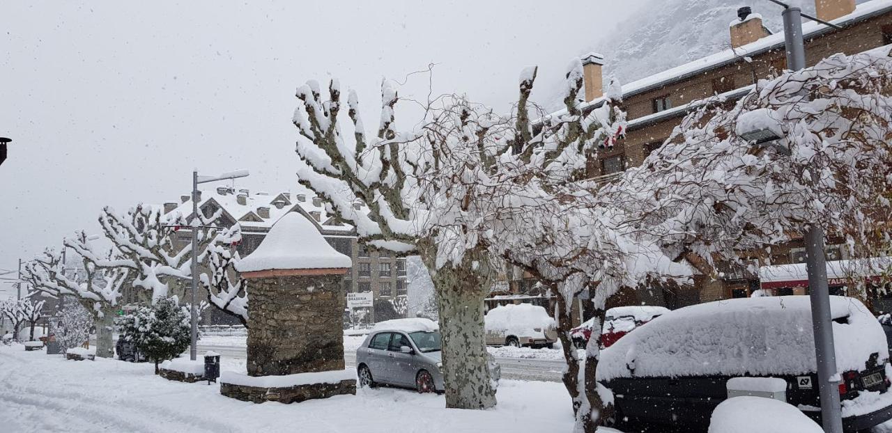 Ca L'anton Con Parking Apartamento Rialp