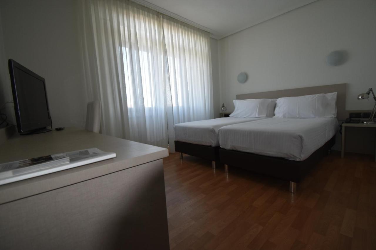 Angeles Hotel