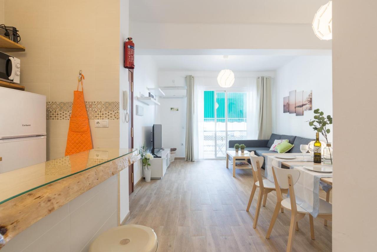 Malagasuite Front Beach Apartment