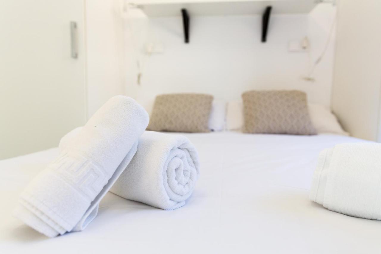 Renthas Calabeach Apartamento *