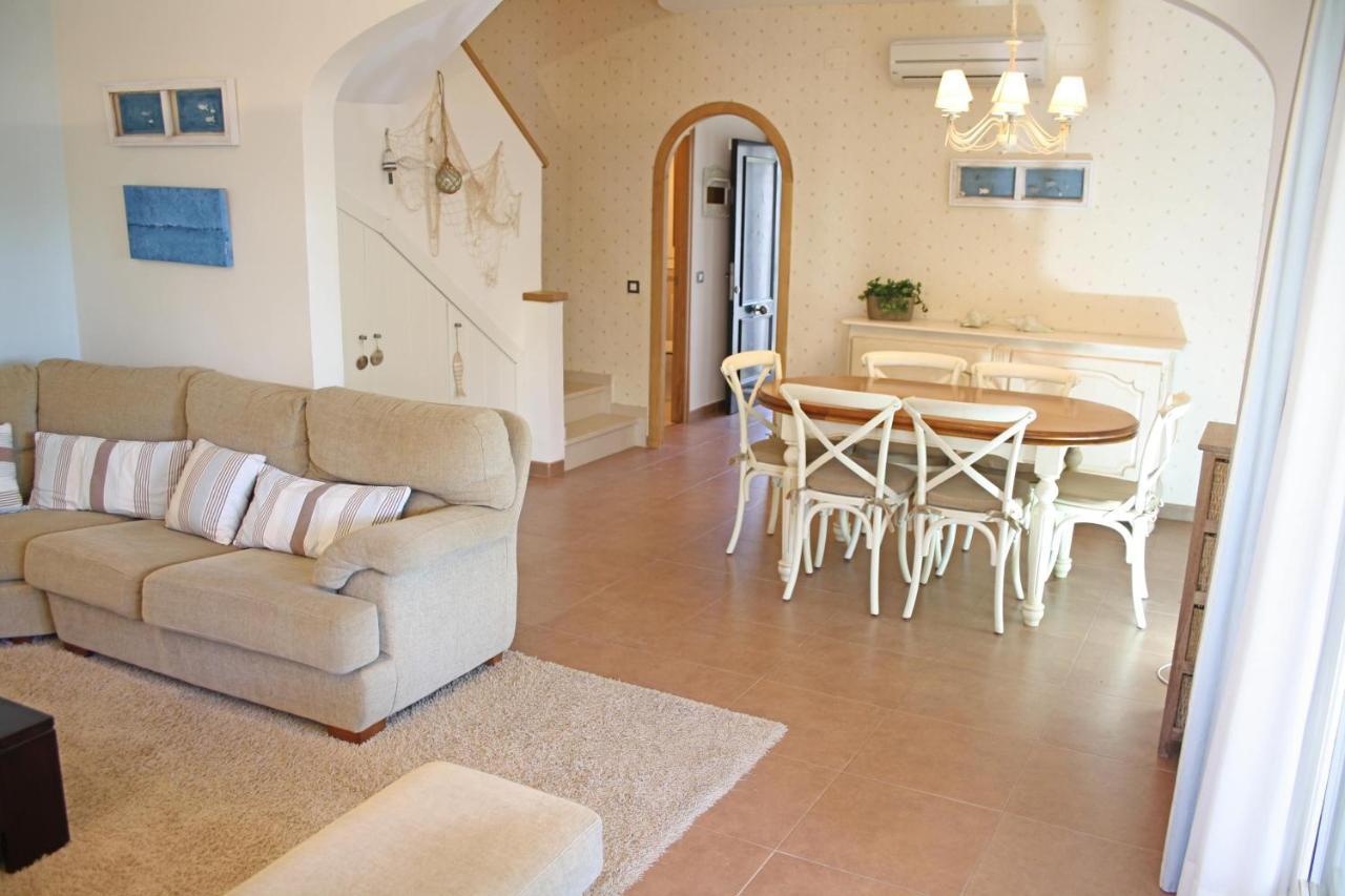 Beautiful Seafront House Сasa de vacaciones
