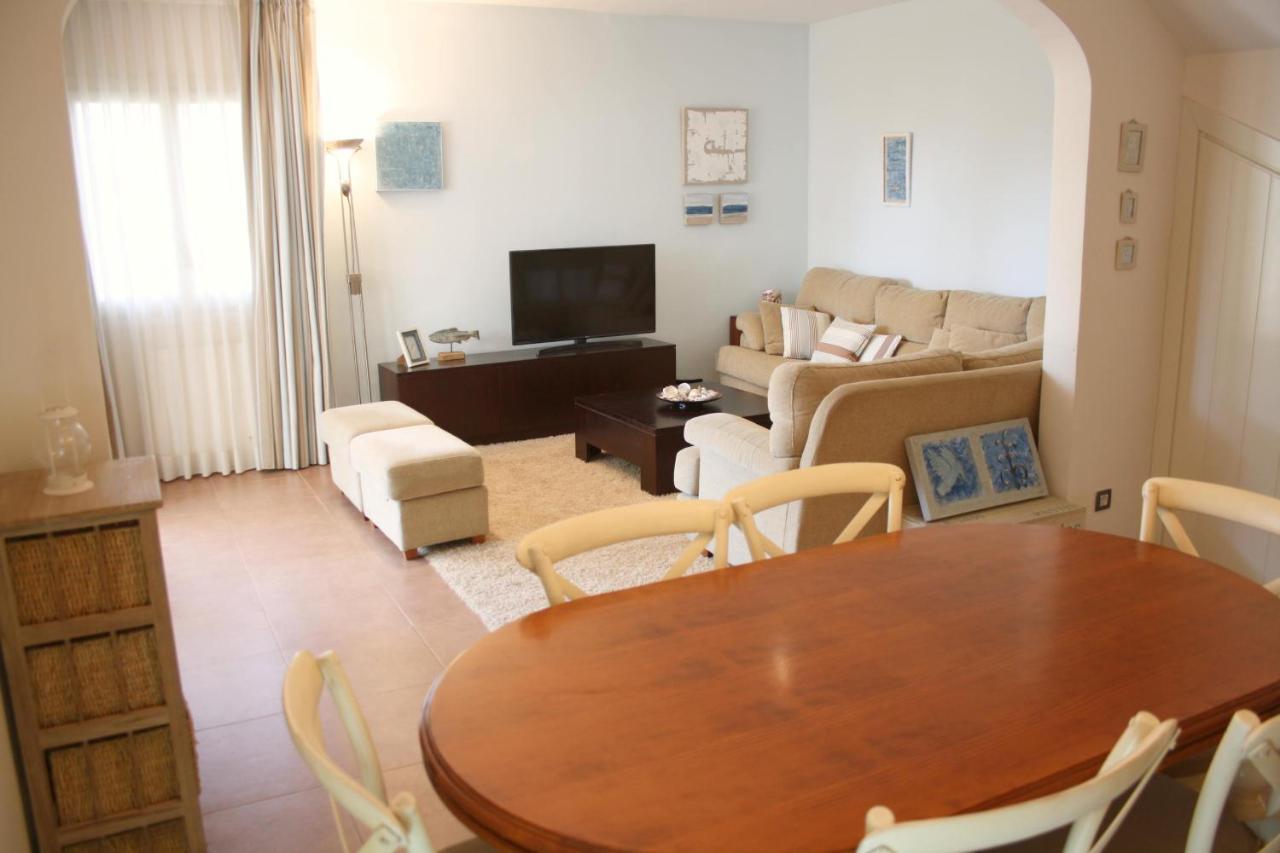 Beautiful Seafront House Сasa de vacaciones