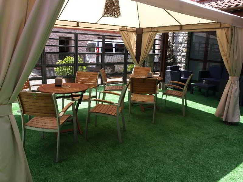 - Peña Santa Hotel 2*