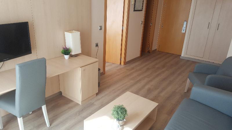 Advise Reina Apartahotel
