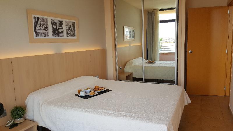 Apartahotel Advise Reina
