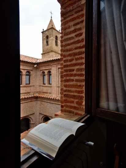Homestay Monasterio El Olivar *