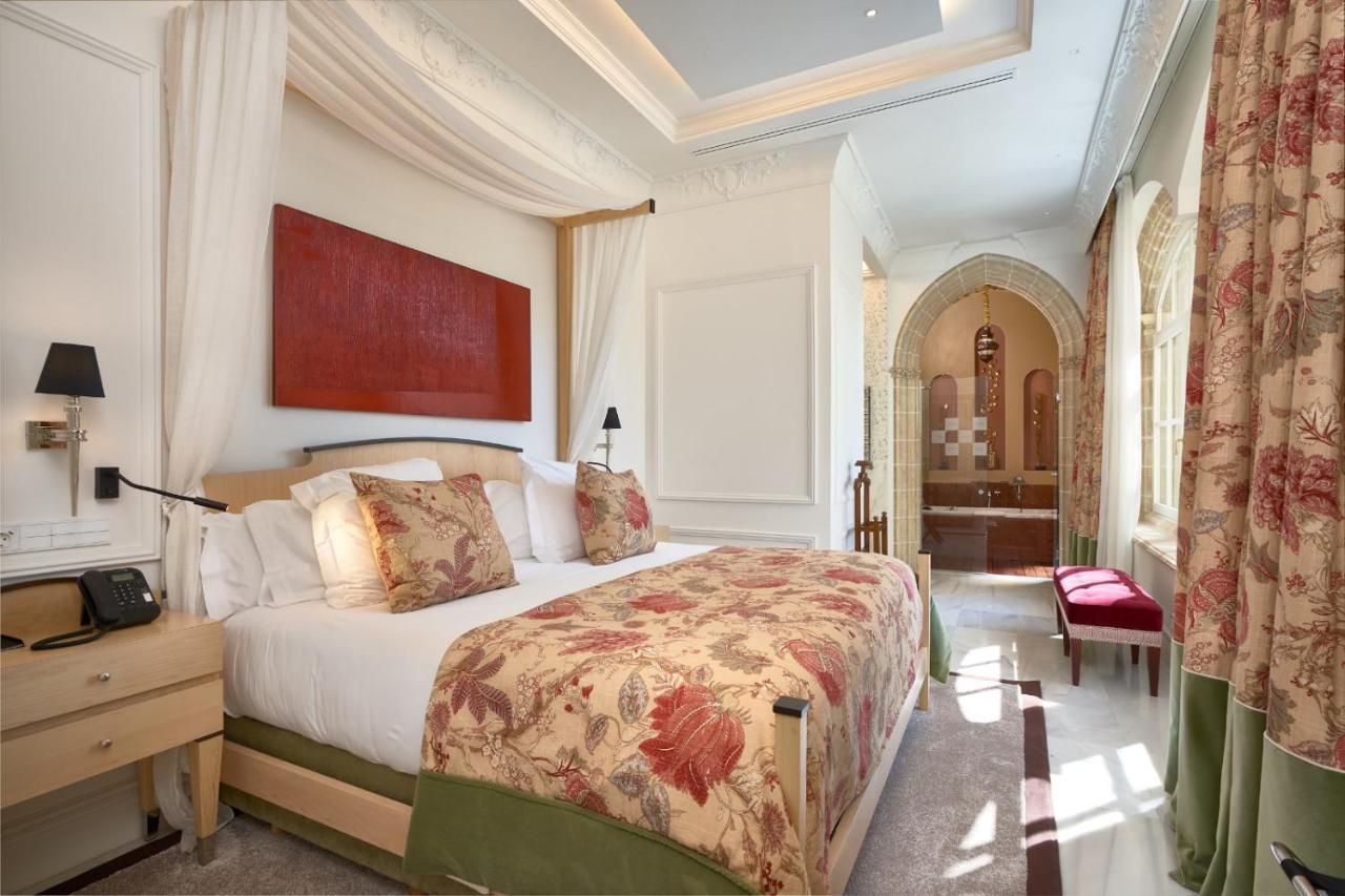 Hotel Casa Palacio María Luisa 5*