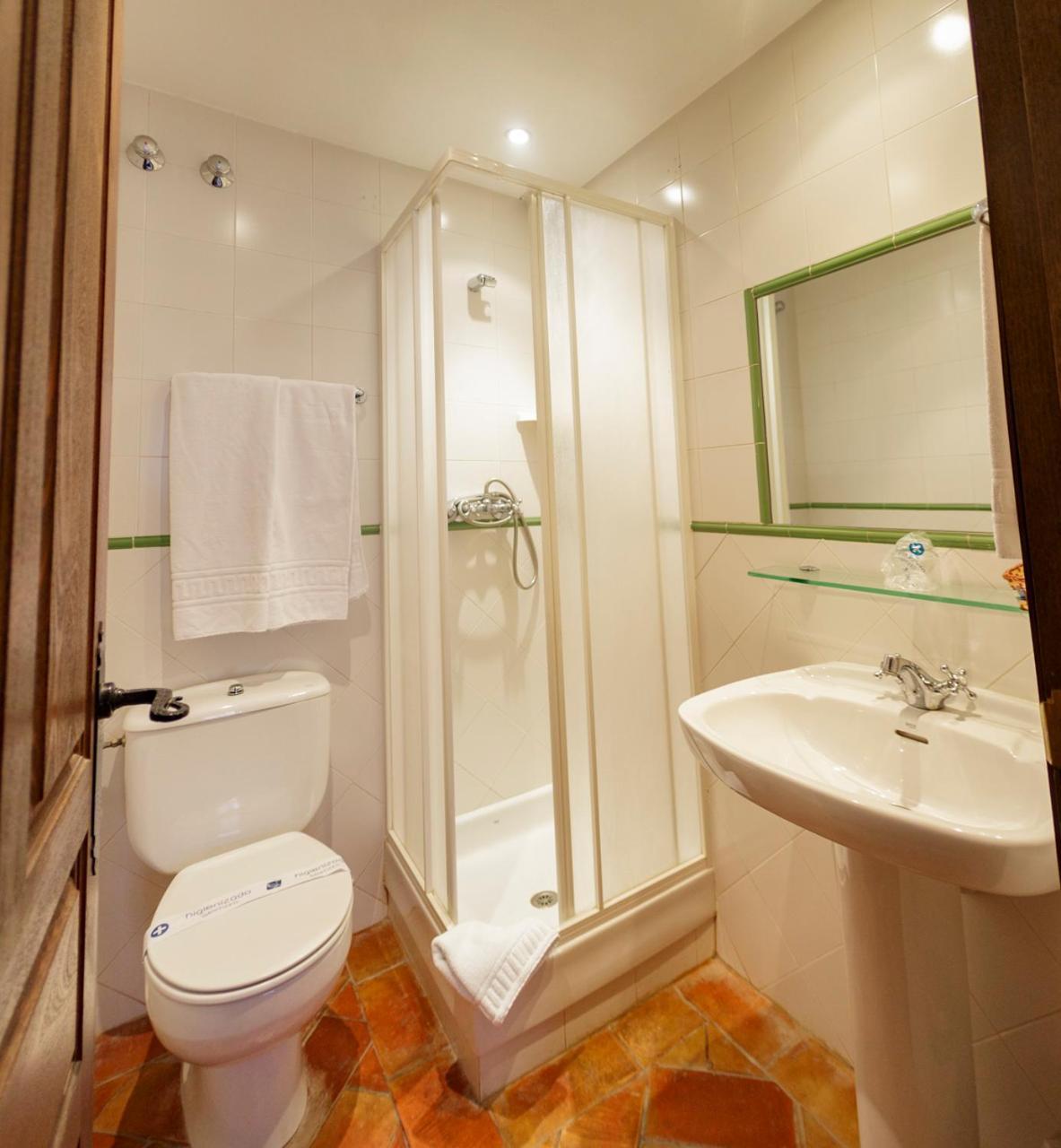 Hospederia Sagasta Guest house 2*