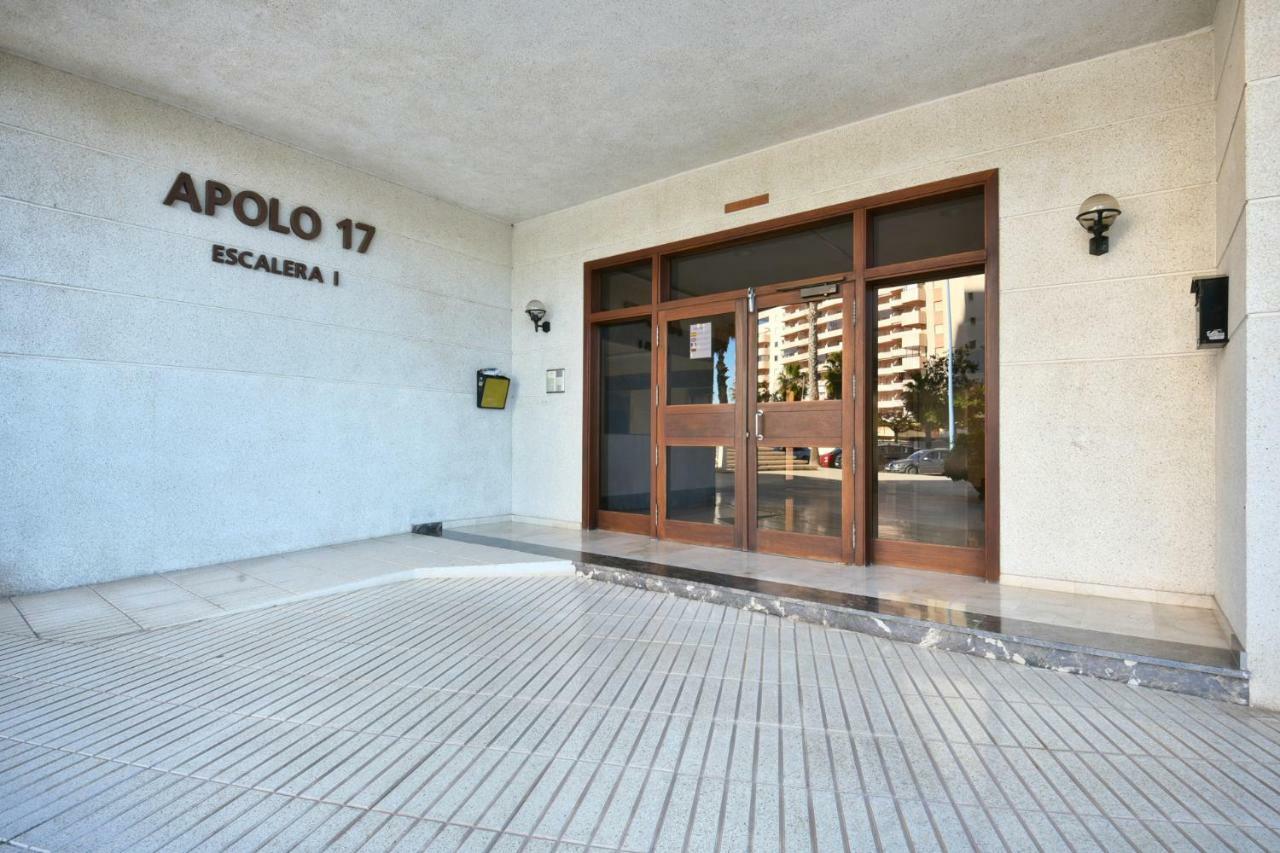 Flats Friends Apolo Xvi-xvii *
