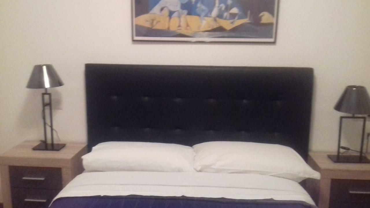 Pensión Room Pamplona Bed and breakfast