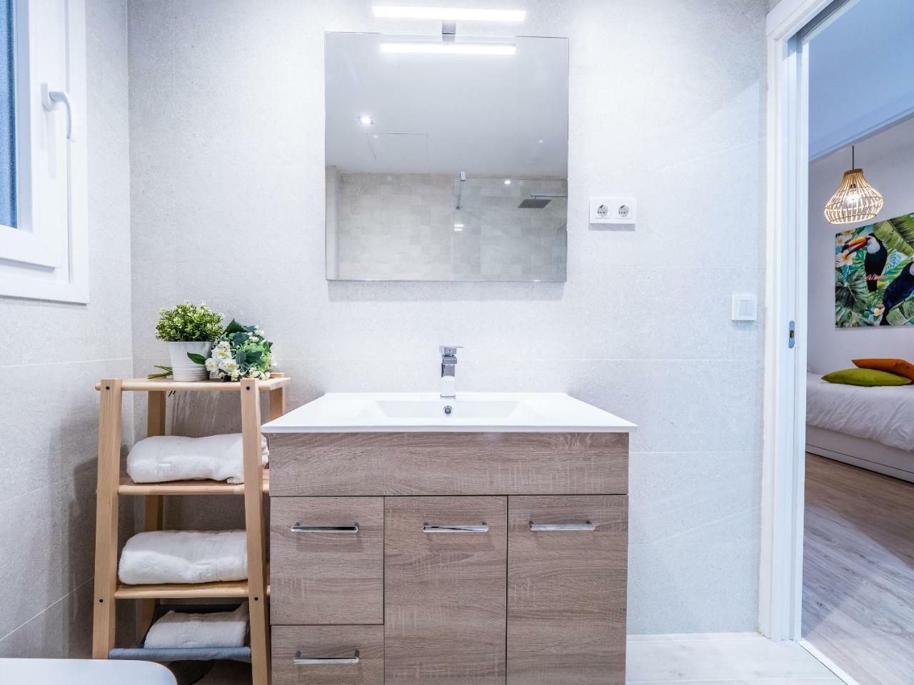 Urban Center Apartment *
