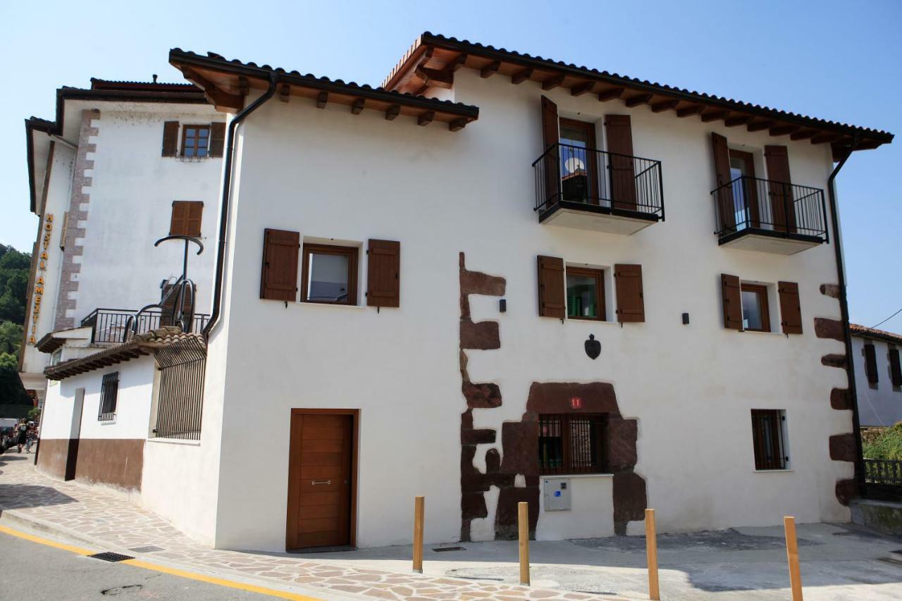 Ameztia Guest house Doneztebe