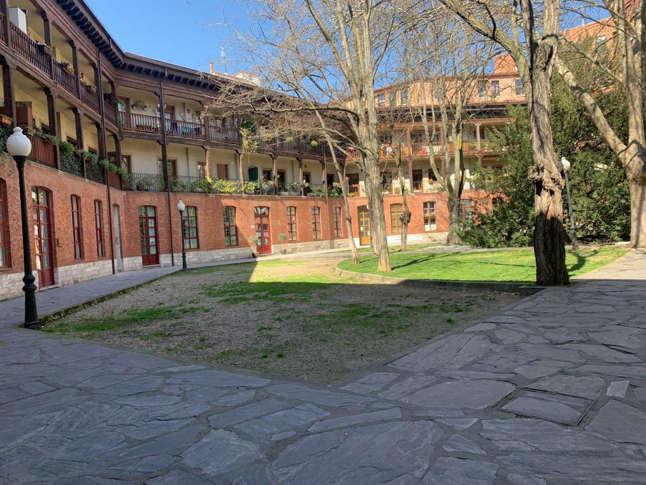 Espacios Blanco Plaza Del Viejo Coso *