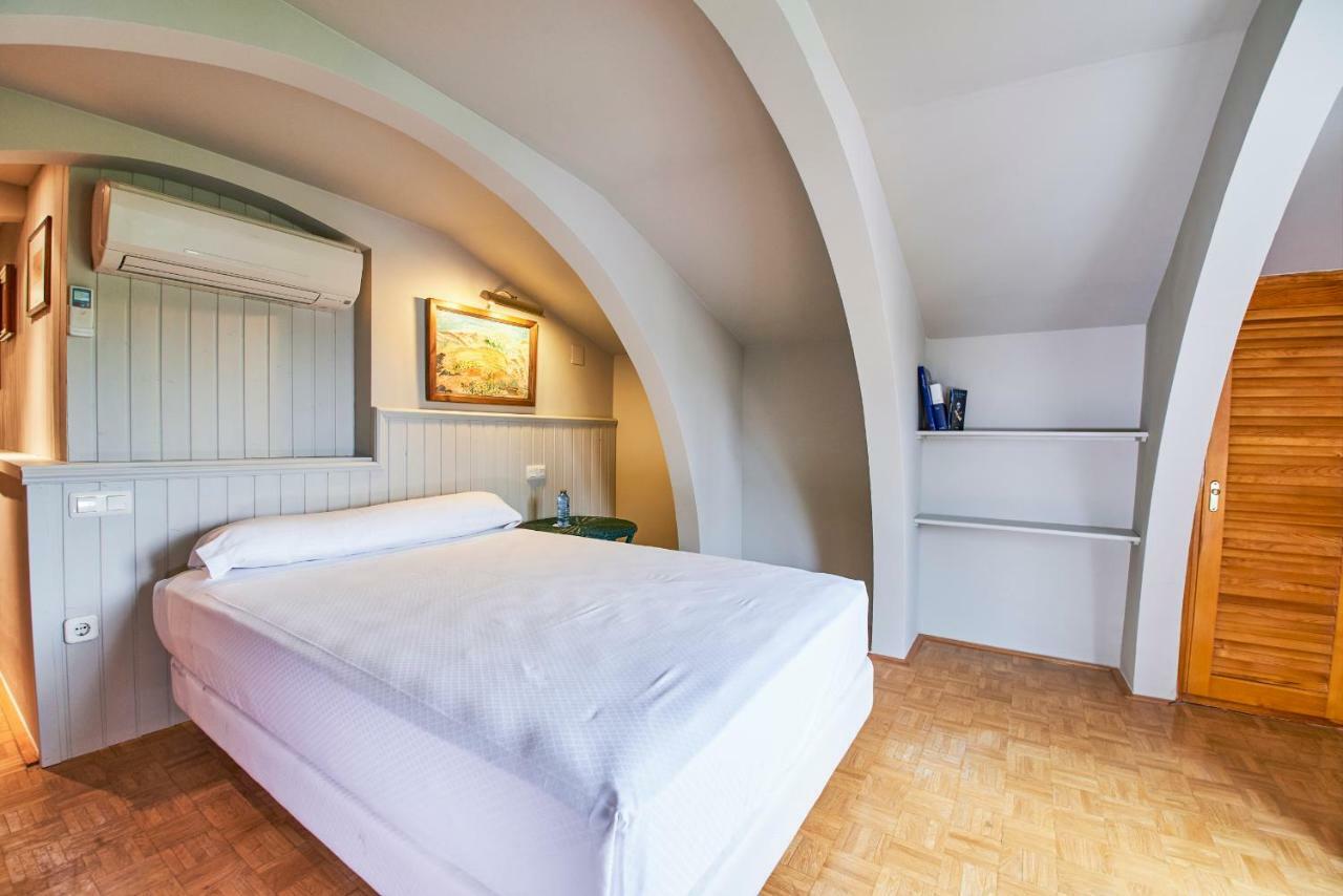 Sotopalacio Hsr Guest house Madrona
