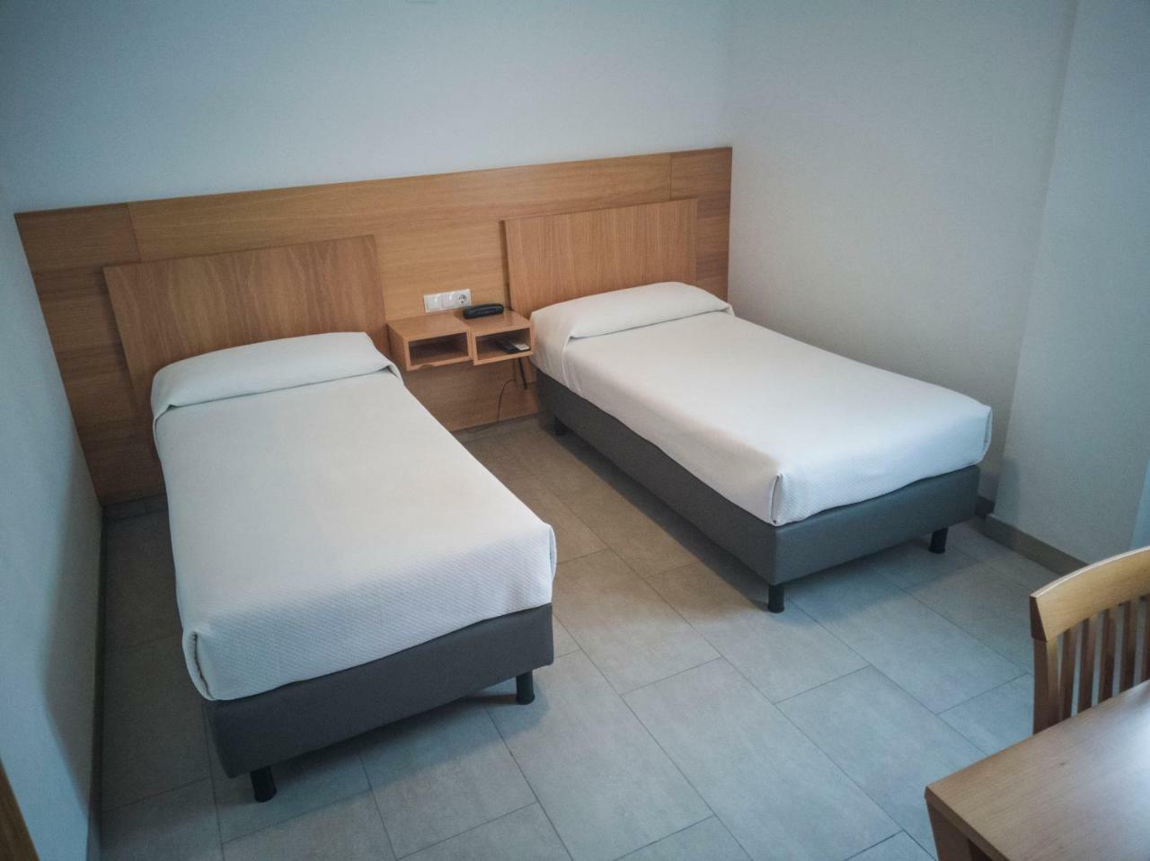 Abadi Hotel *