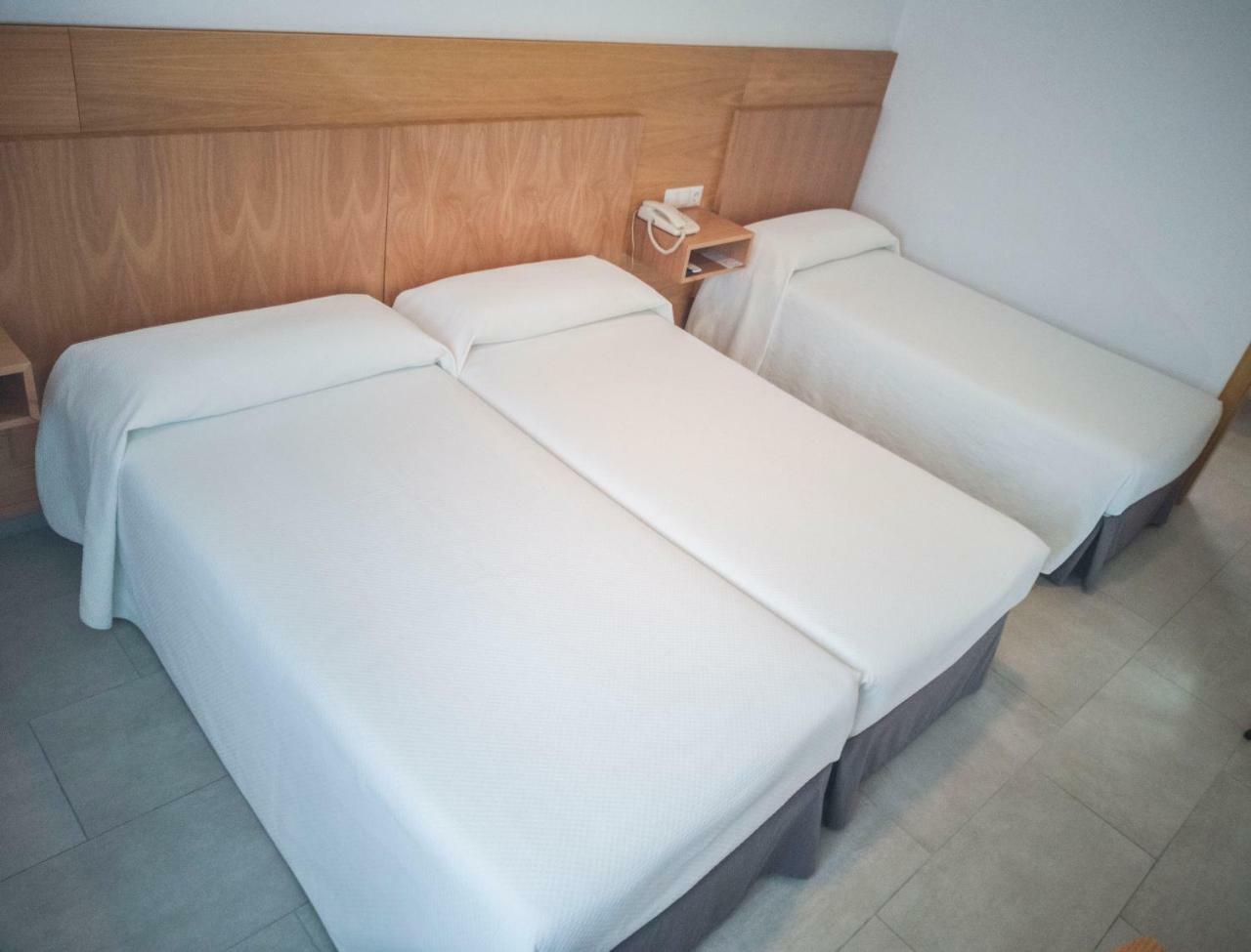 Abadi Hotel *