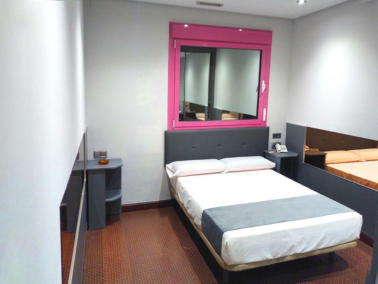 Hotel Fabrik 3*
