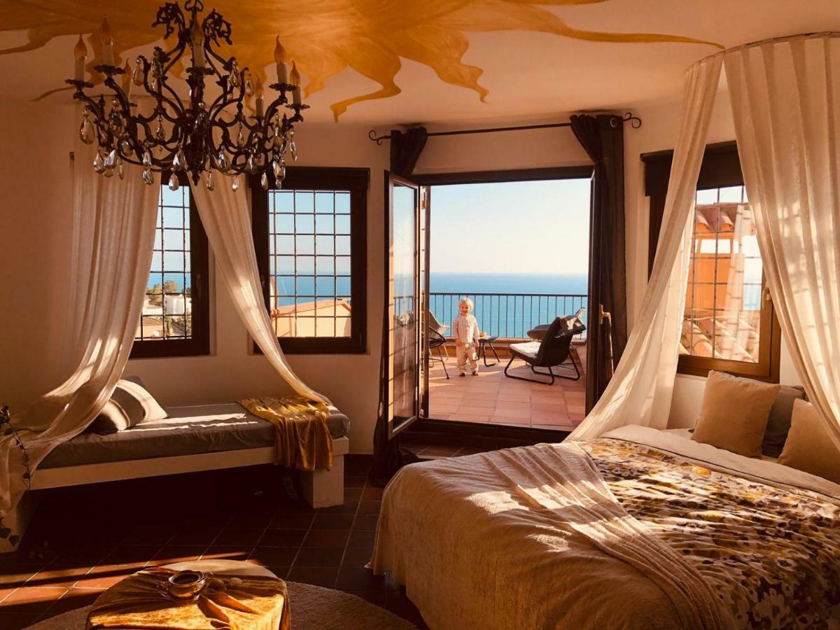 Ashram Sunshine Bed and breakfast *