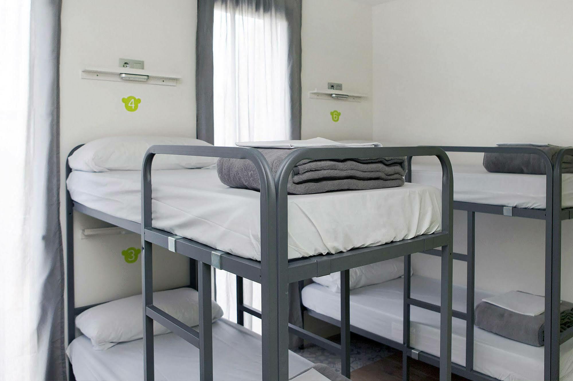 Meeting Point Hostel *