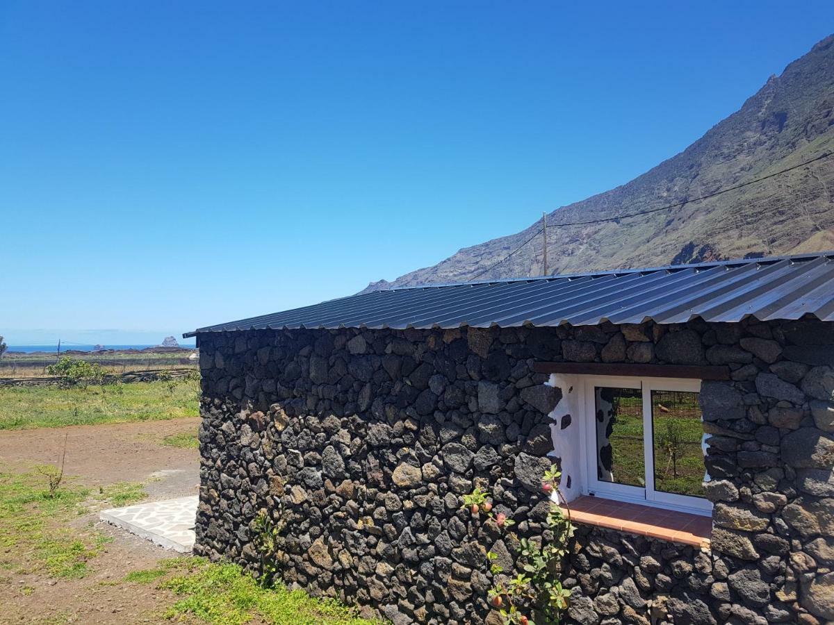 Beautiful Coastal House On A Tranquil Organic Farm *