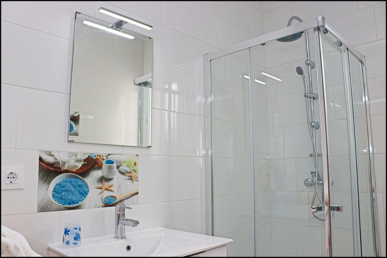 Apartamento Ramos Iii, Con Piscina Compartida