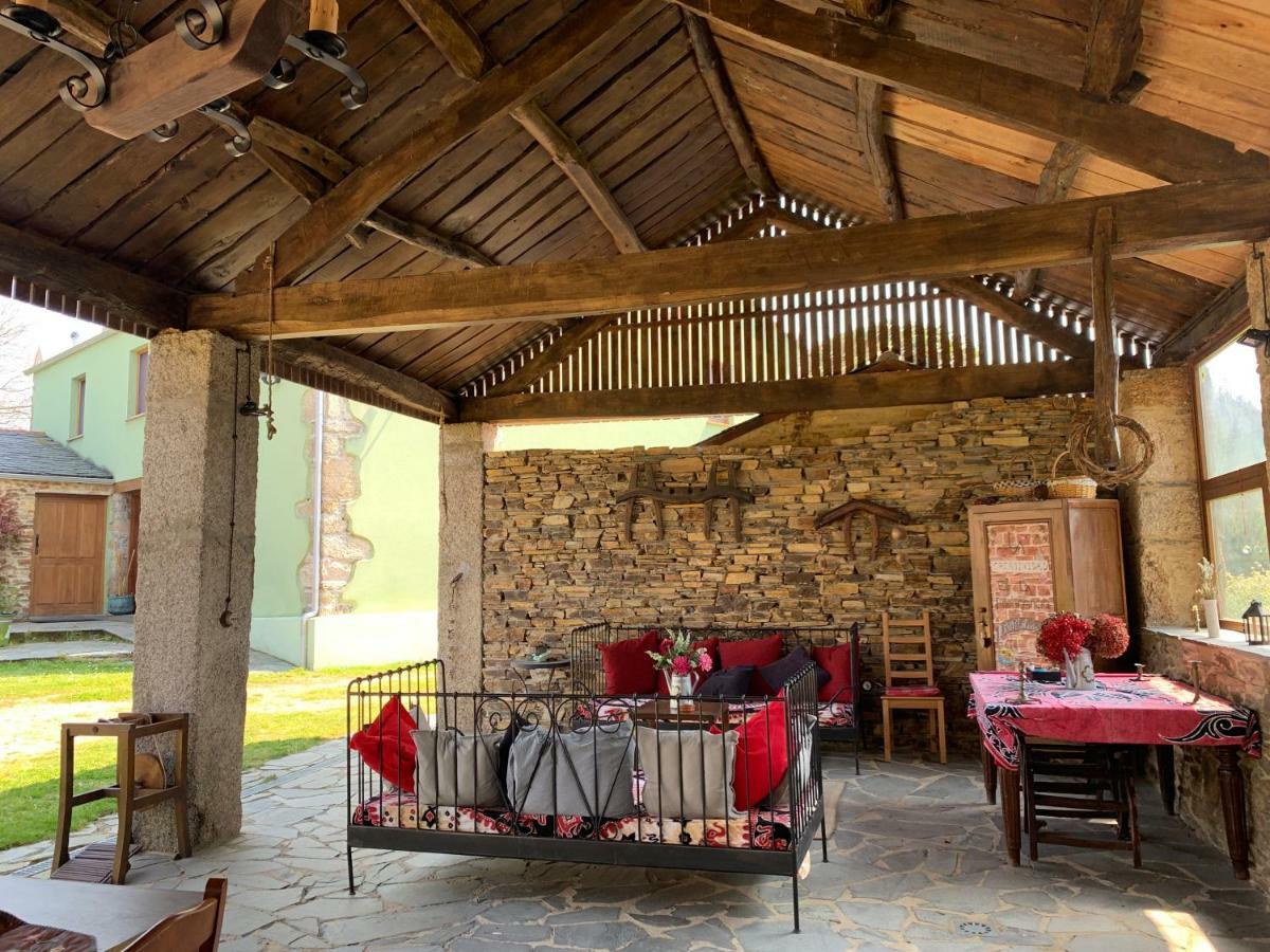 Os Tres Teixos Country house San Acisclo