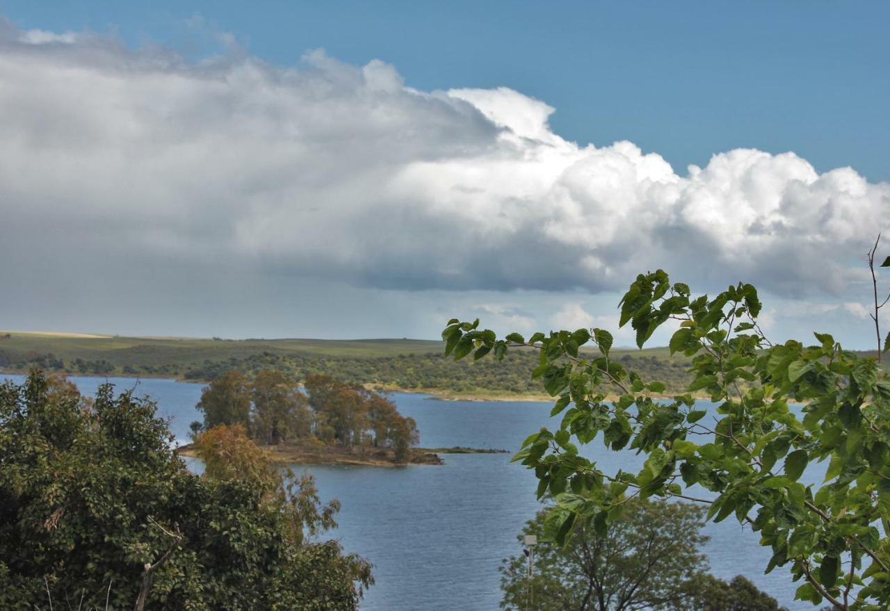 Embalse De Orellana Apartment *