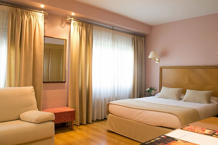 Crisol Almirante Bonifaz Hotel 4*
