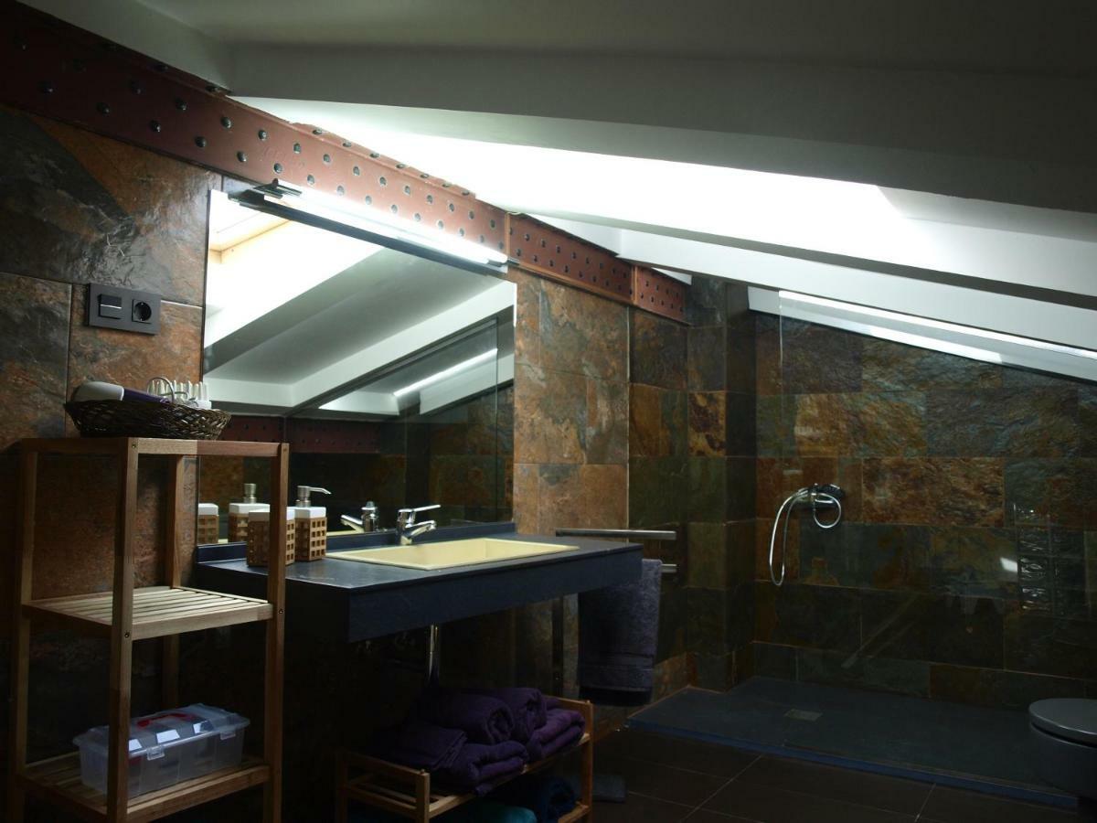 Apartment Atico Portales, Diseno En El Casco Antiguo De *