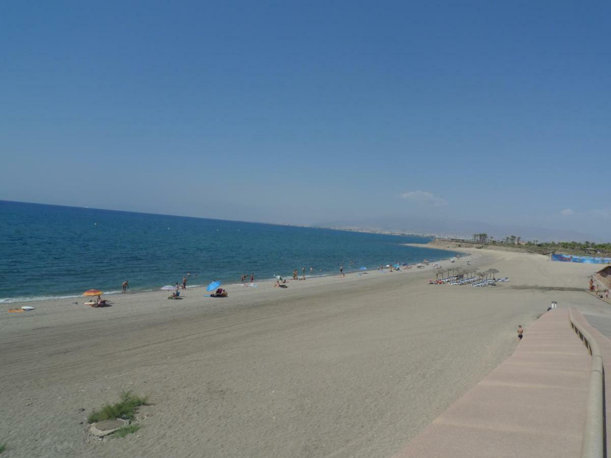 Tania - El Toyo - Cabo De Gata * Retamar (Almeria)