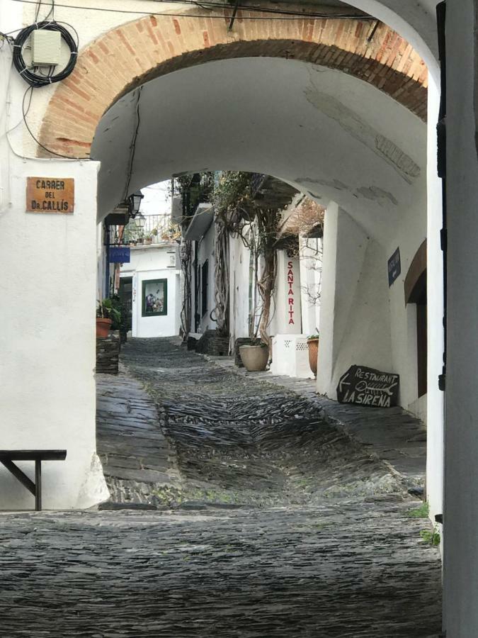 Lets Holidays Hostal
