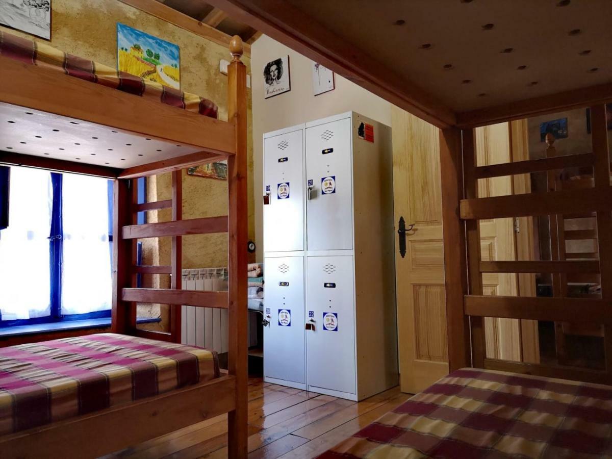 De Peregrinos-san Miguel Hostal *
