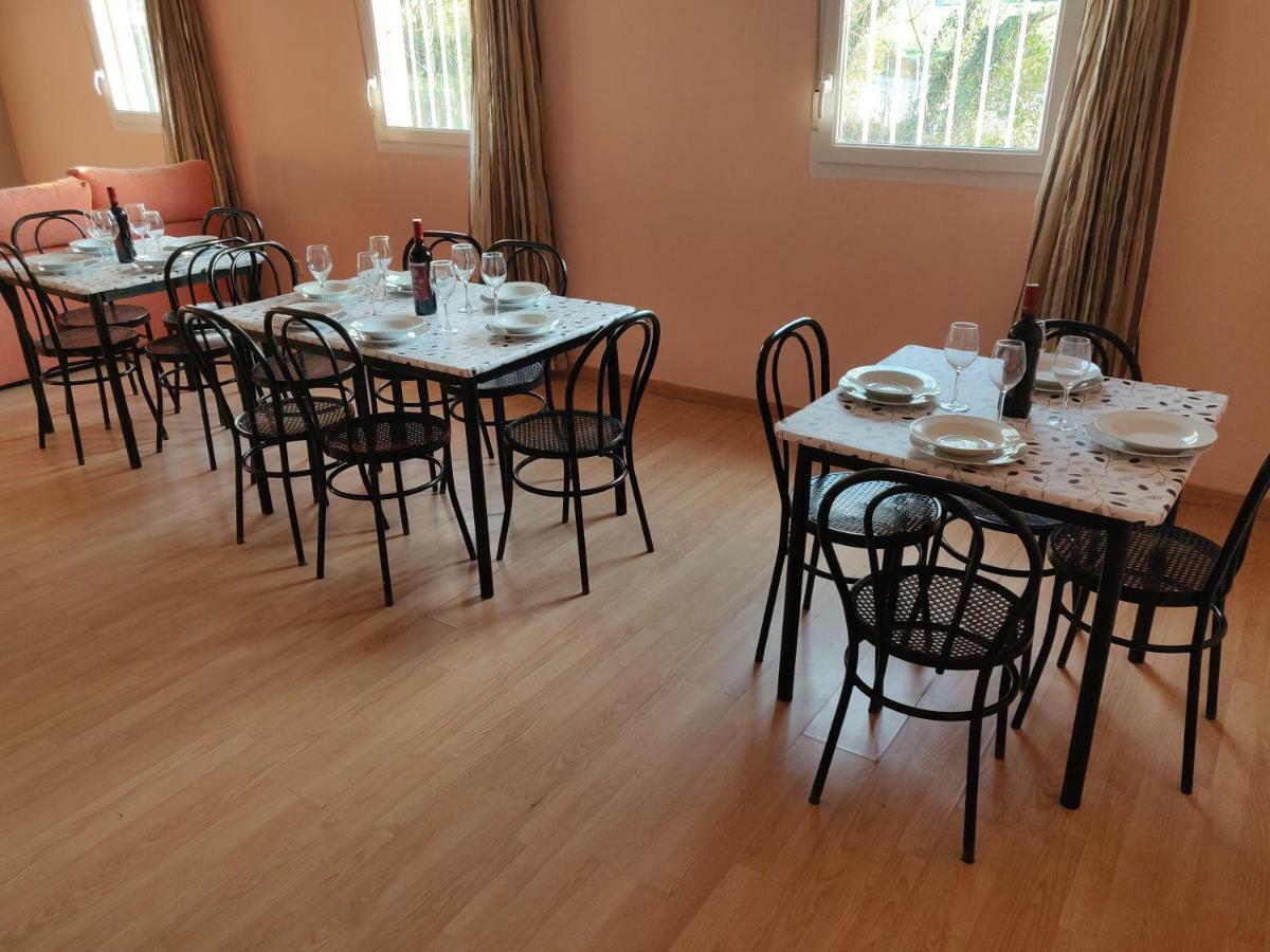 Residencial El Cuartel Hostal Granon