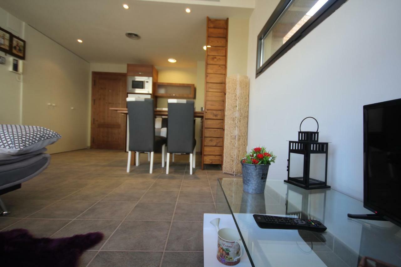 Romantic Loft Apartment Salas de Pallas