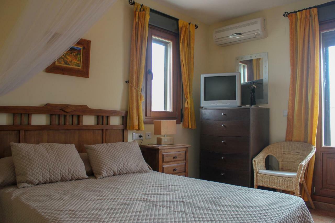 Сasa de vacaciones (rou002) Cómoda Casa Con Puerta A La Piscina *
