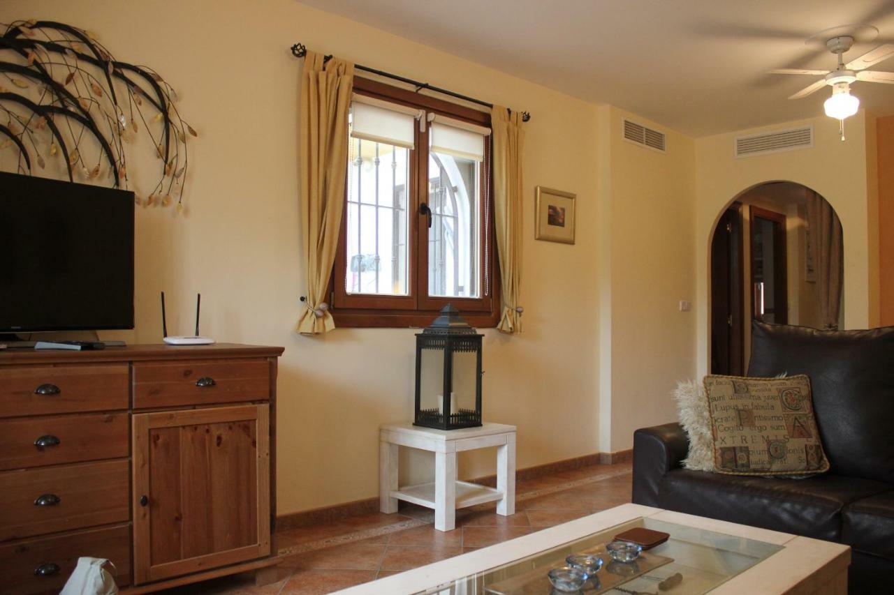 (rou002) Cómoda Casa Con Puerta A La Piscina * Ayamonte