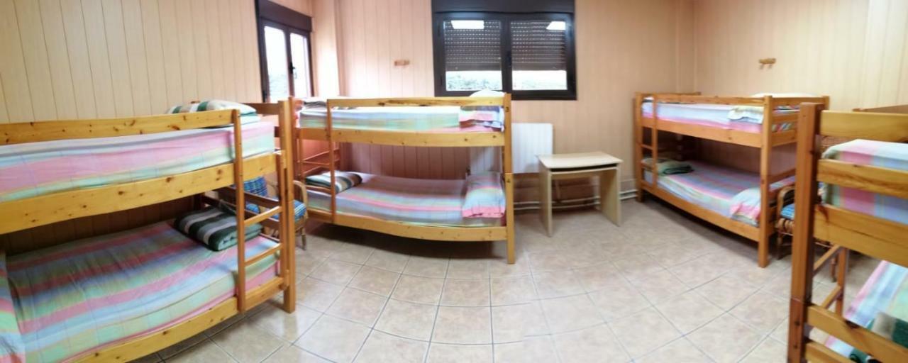 Hostal De Peregrinos A Santiago *