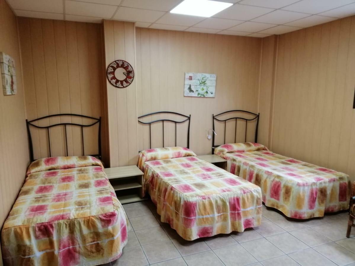 Hostal De Peregrinos A Santiago