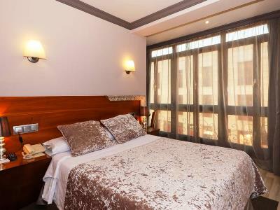 Vetusta Hotel 3*